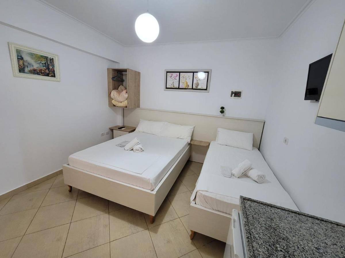 Amber Apartments Sarandë Esterno foto